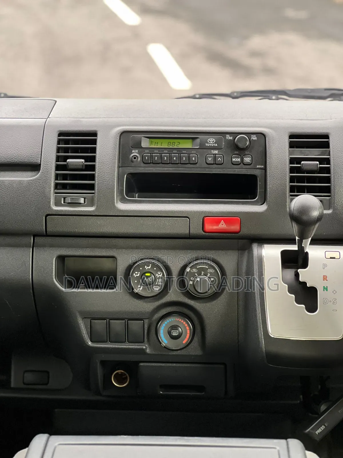Toyota HiAce 2016 White