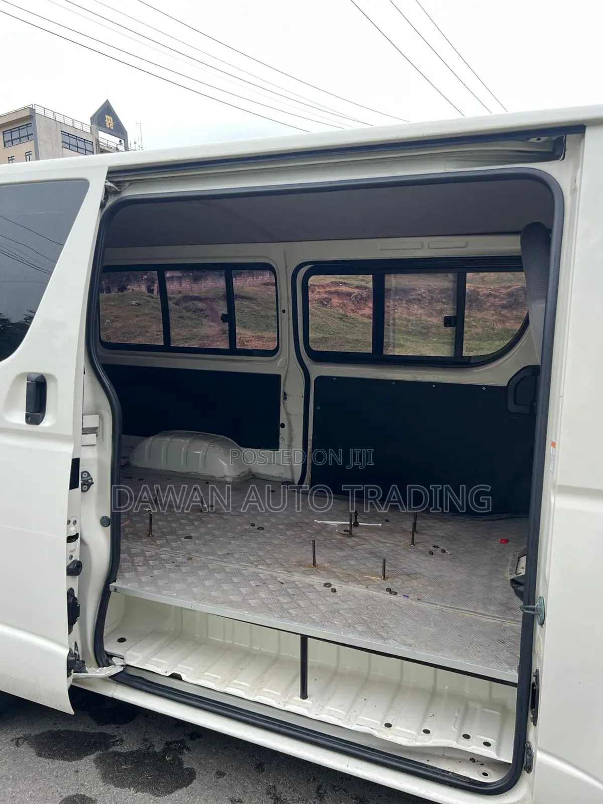 Toyota HiAce 2016 White