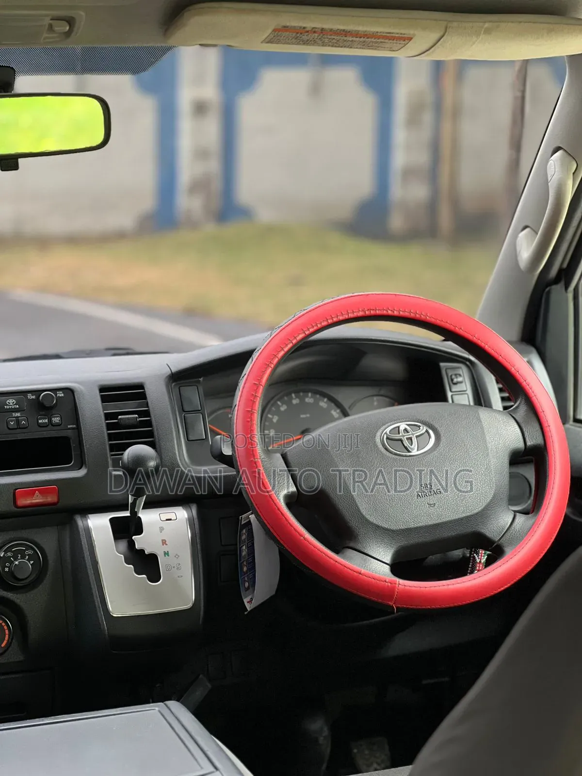 Toyota HiAce 2016 White
