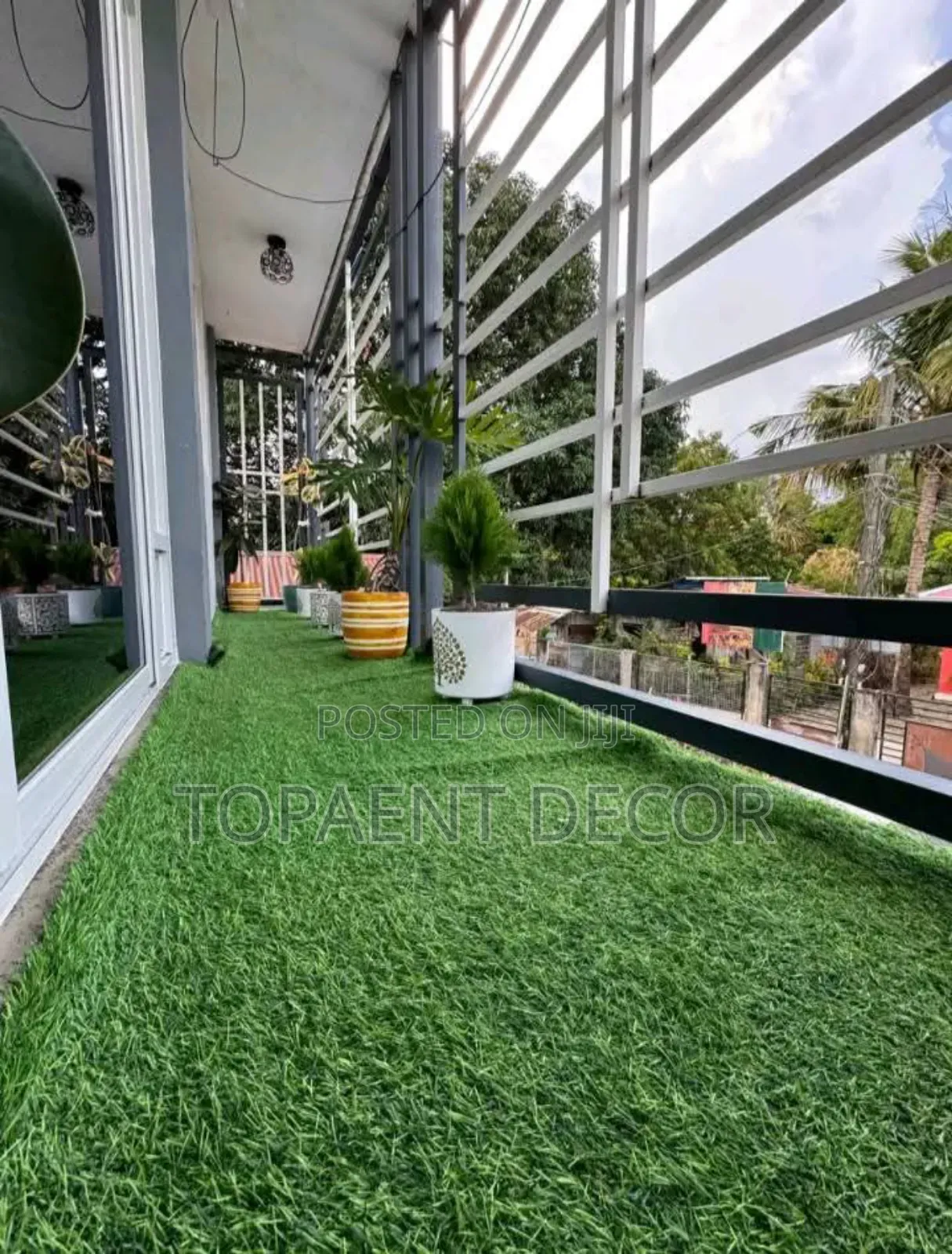 Lengthy Balcony Green Artificial Grass Carpet