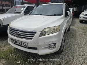 Toyota Vanguard 2011 White