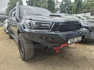 Toyota Hilux 2018 Green