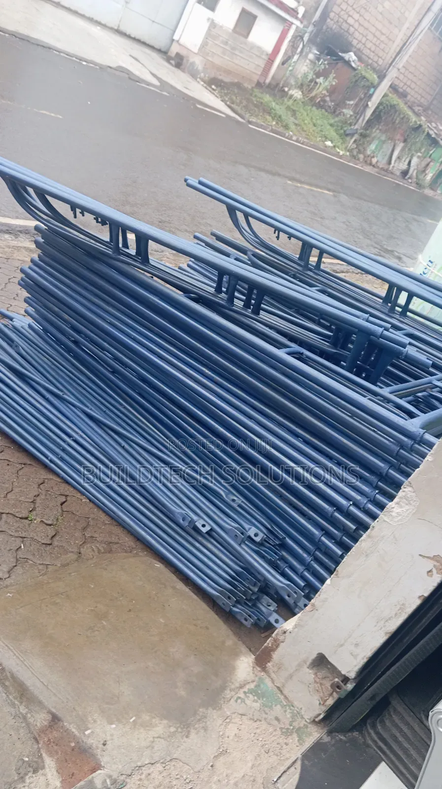 Building Scaffolding Ladder
