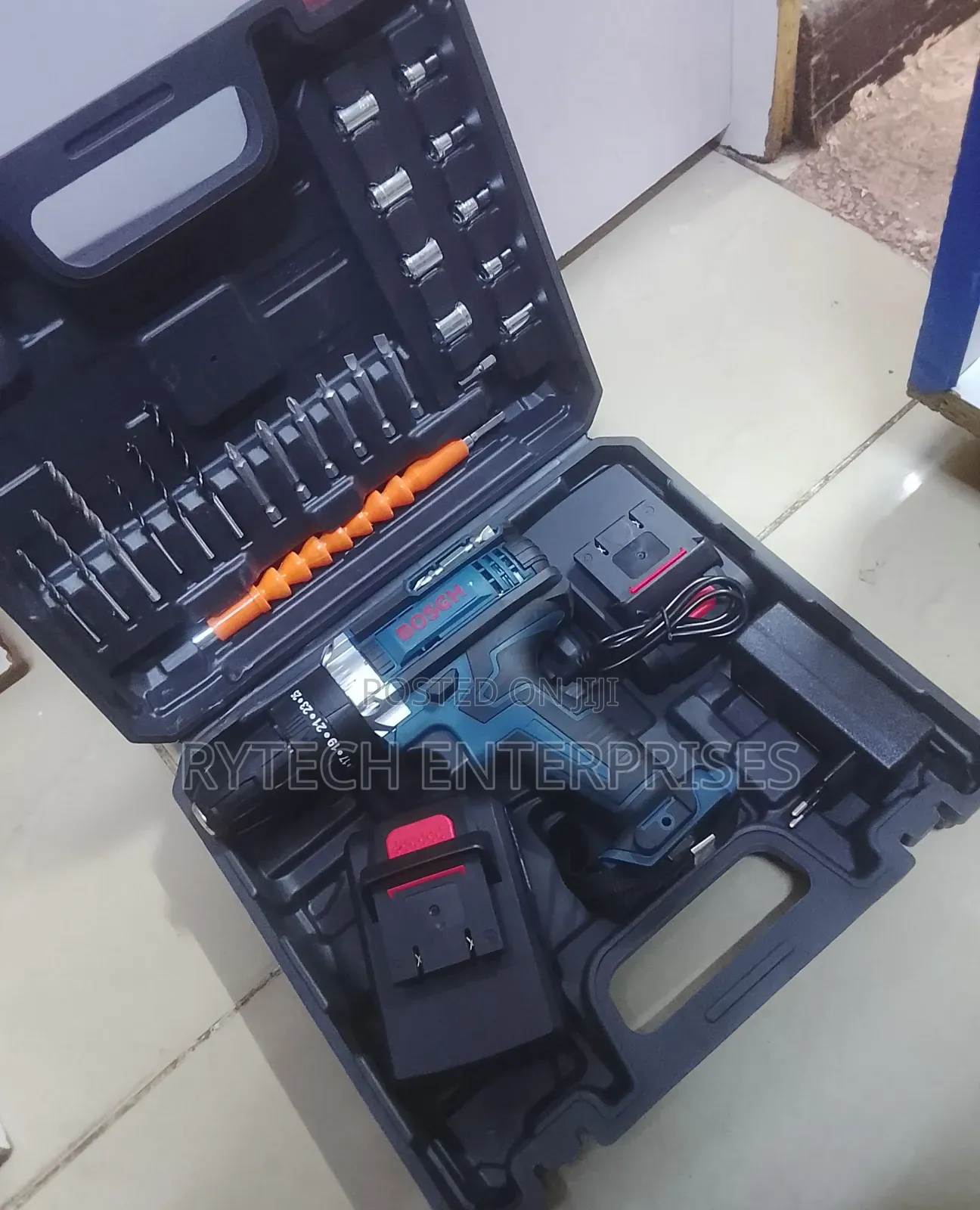 Cordless Drill Set/Bosch Cordless Drill
