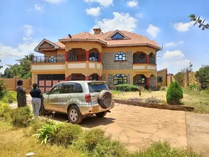 5bdrm Mansion in Kerwa, Zambezi/Sigona for sale