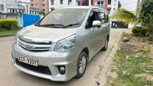 Toyota Noah 2013 Silver