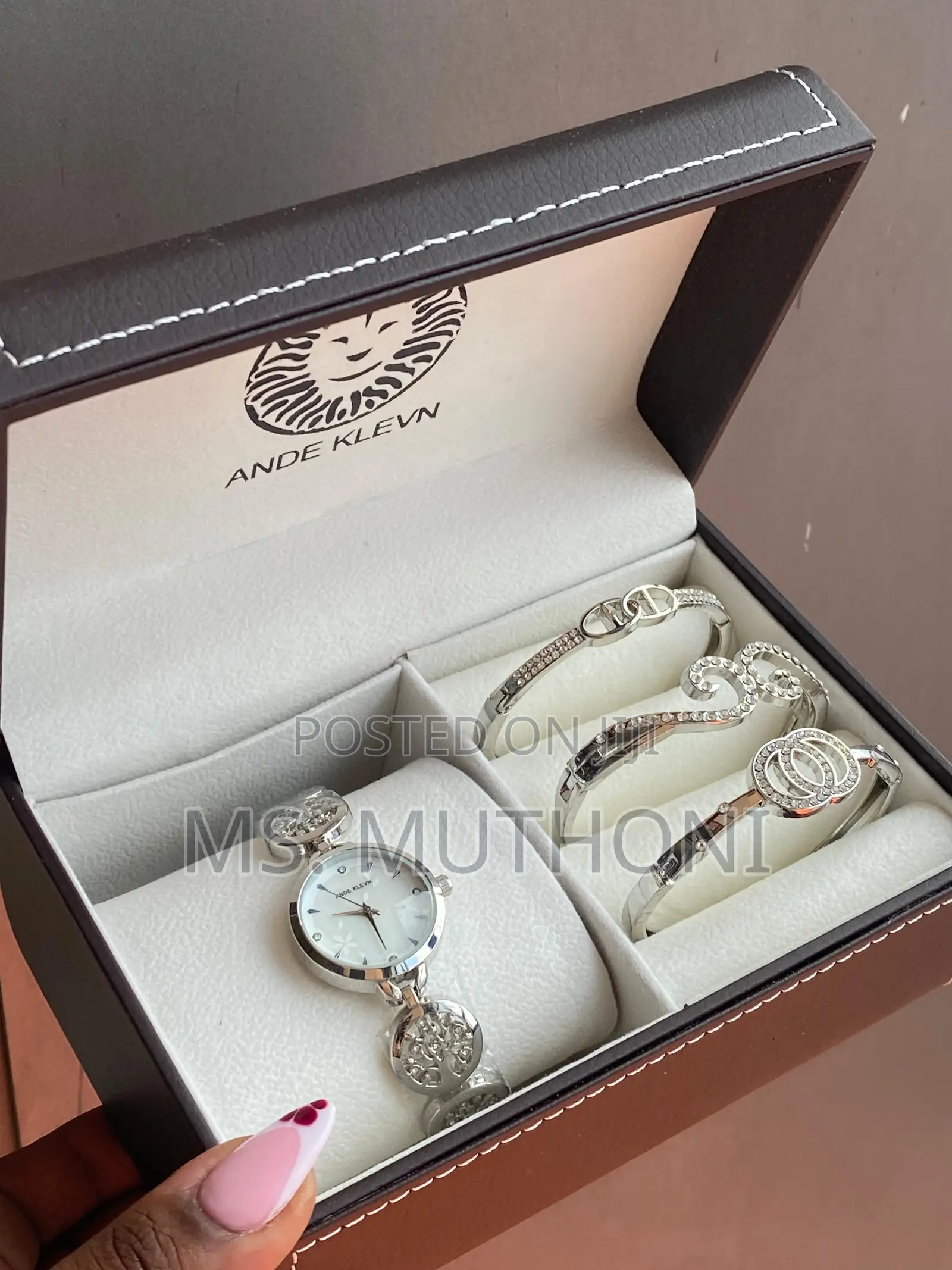 Ladies Gift Sets  ( Watch 3 Bracelets)