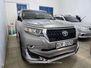 Toyota Land Cruiser Prado 2012 Gray