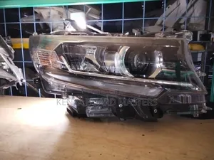 Toyota Prado 165 Zenon Headlight
