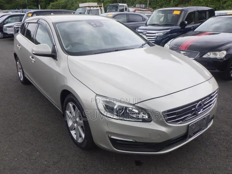 Volvo V60 2018 Beige