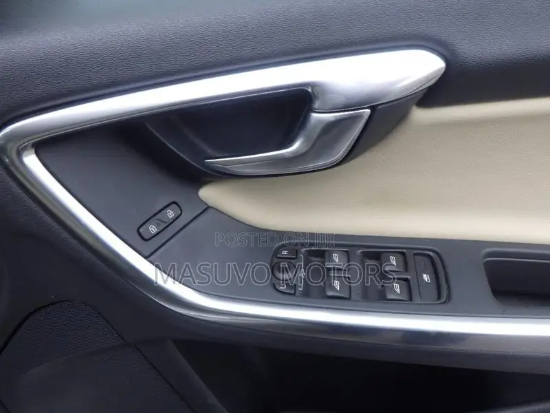 Volvo V60 2018 Beige