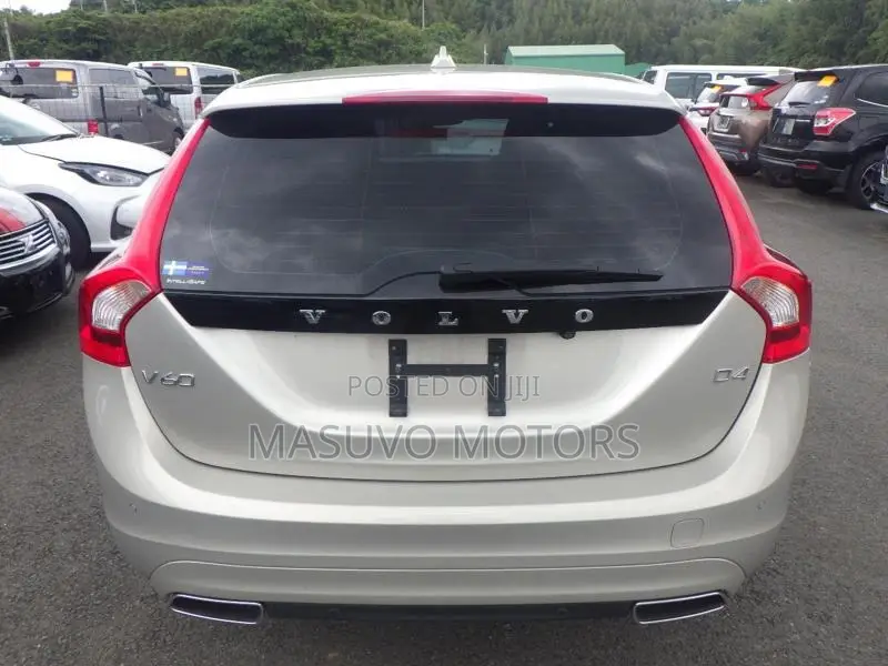 Volvo V60 2018 Beige