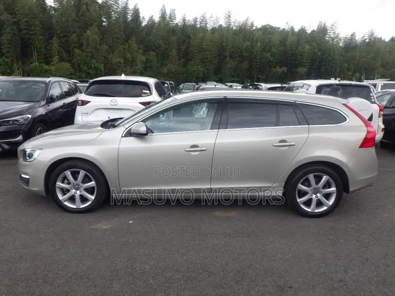 Volvo V60 2018 Beige
