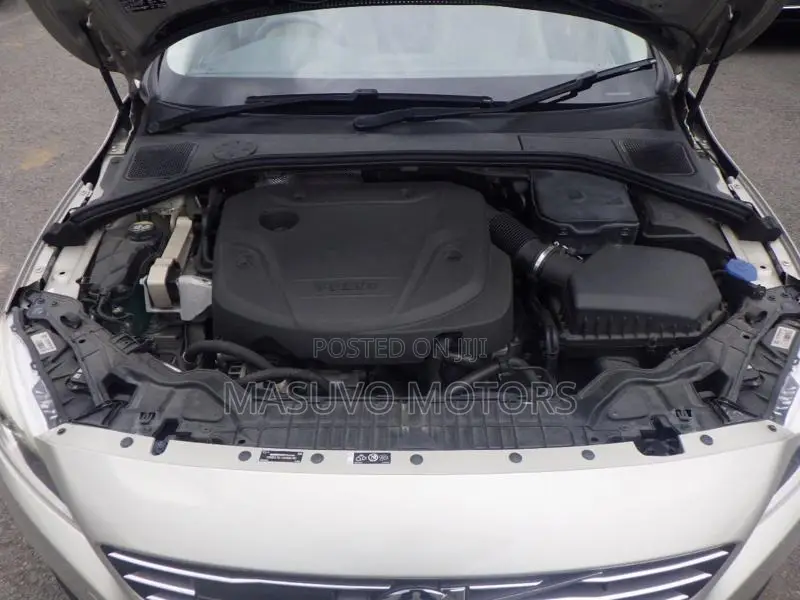 Volvo V60 2018 Beige