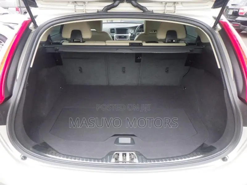 Volvo V60 2018 Beige