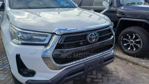 Toyota Hilux Revo Double Cab Deisel 2.4 AWD 2020 White