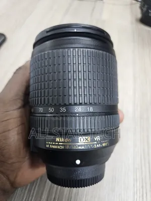 Nikon Af-S Dx Nikkor 18-140mm F/3.5-5.6g Ed Vr