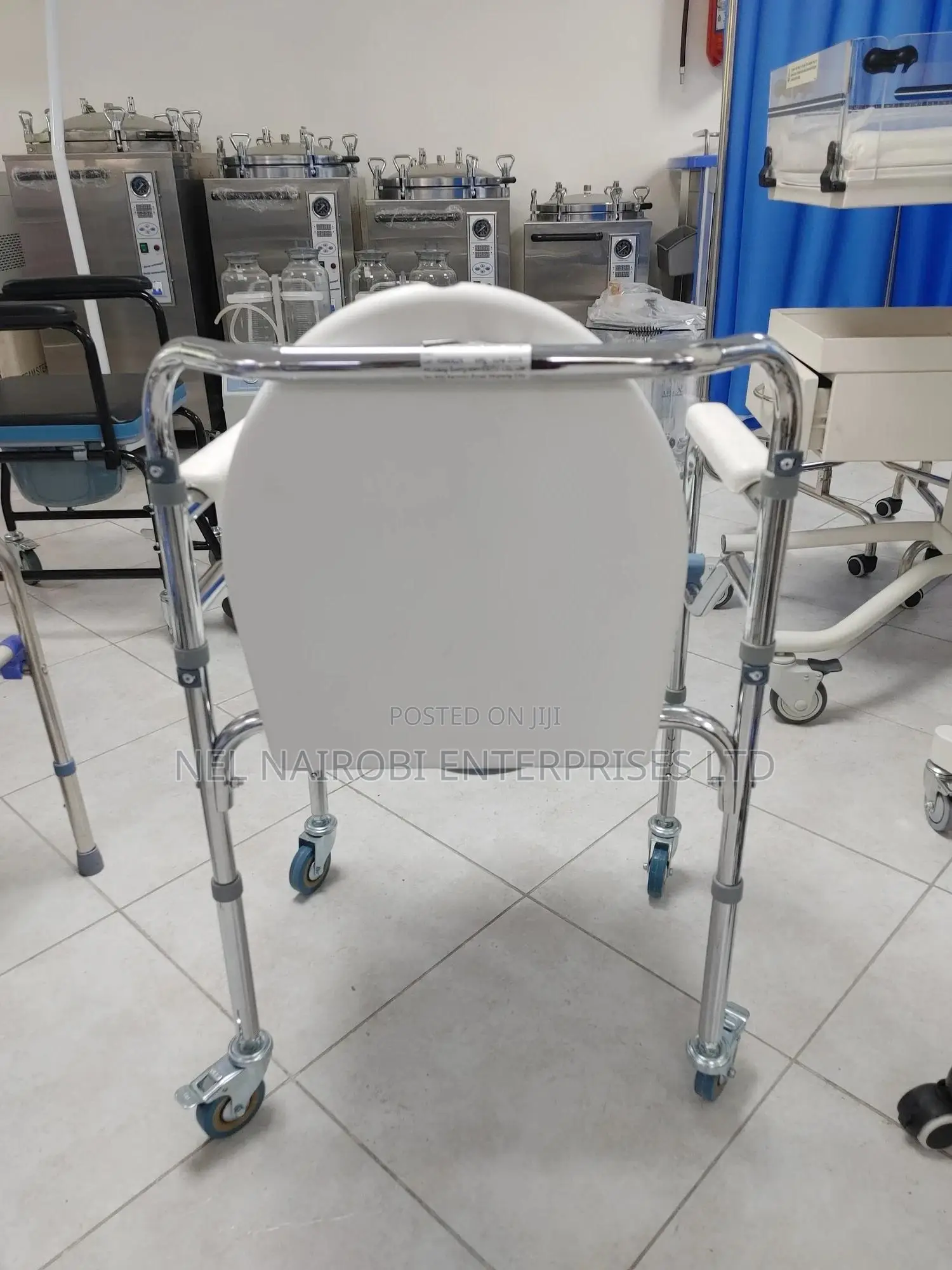 Foldable Commode Chair With Casters (Mp- Bf594)