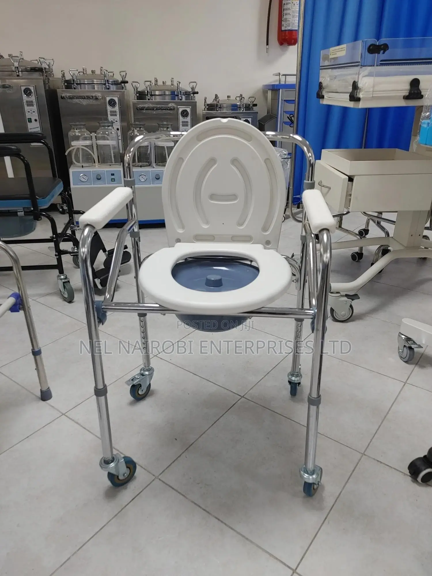 Foldable Commode Chair With Casters (Mp- Bf594)