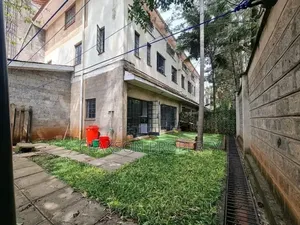 4bdrm Townhouse / Terrace in Kilimani for rent