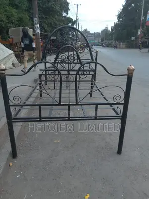 Elegant 4×6 Rust-Free Metal Bed | Strong Frame, Modern Finish