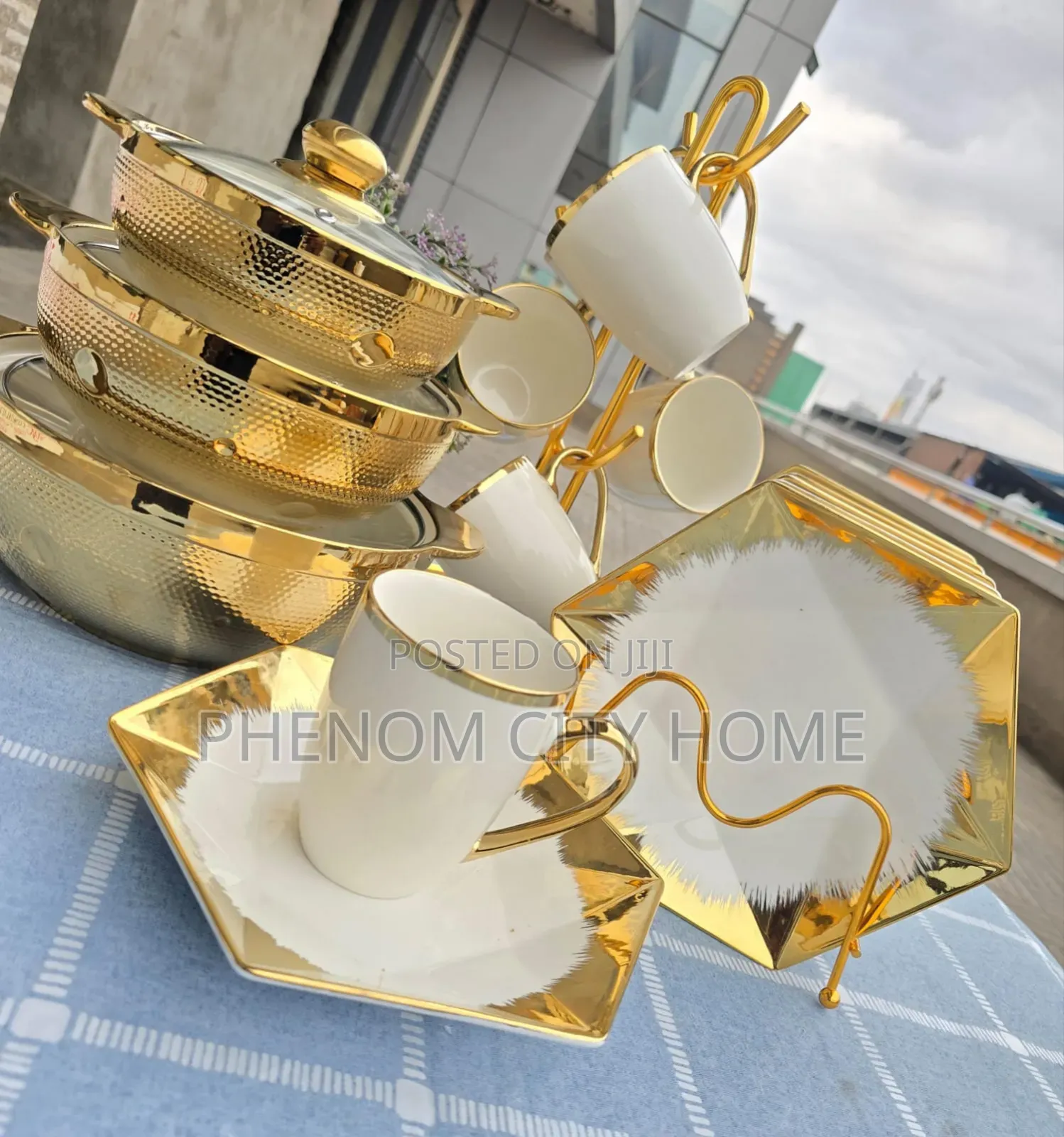 18pc Trendy Golden Dinner Set
