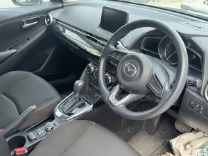 Mazda 2 2021 Gray