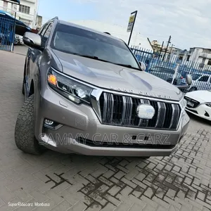 Toyota Land Cruiser 2018 Gold