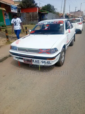 Toyota Corolla 1996 White