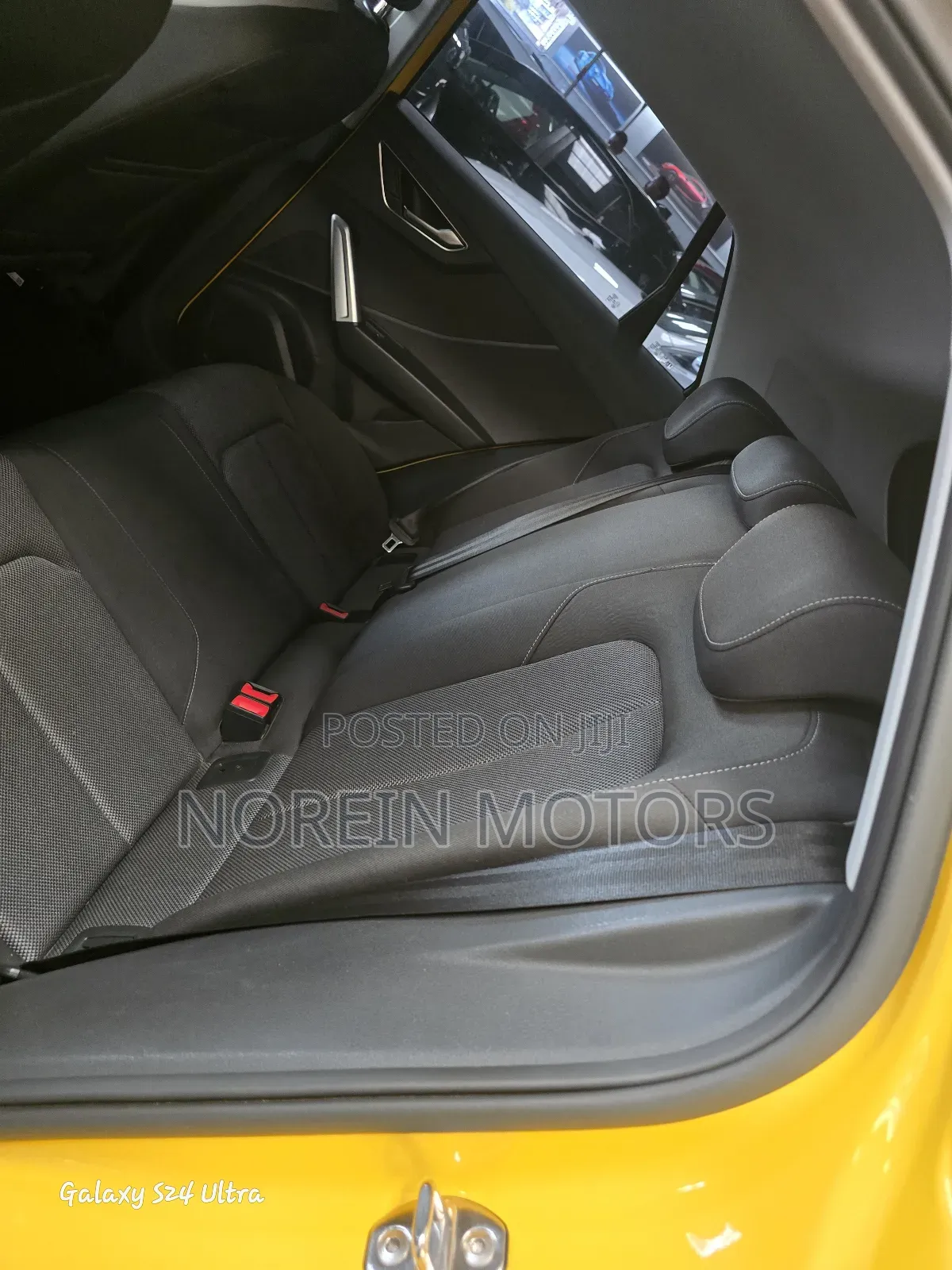 Audi Q2 2018 Yellow
