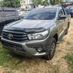 Toyota Hilux 2018 Gray