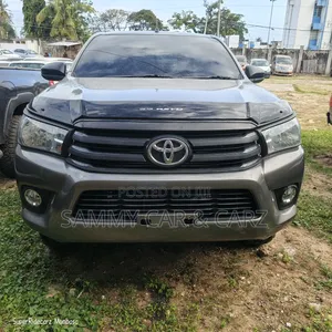 Toyota Hilux 2018 Gray