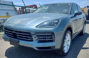 Porsche Cayenne Base AWD 2019 Gray