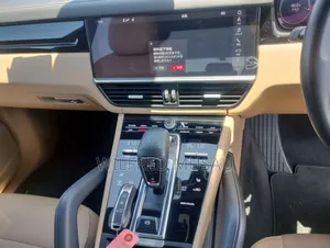 Porsche Cayenne Base AWD 2019 Gray
