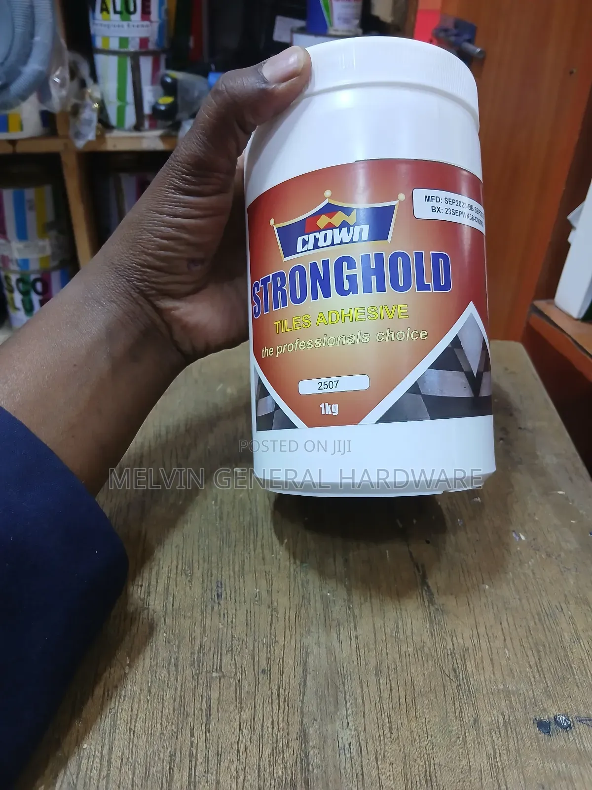 Stronghold Tile Adhesive 1kg