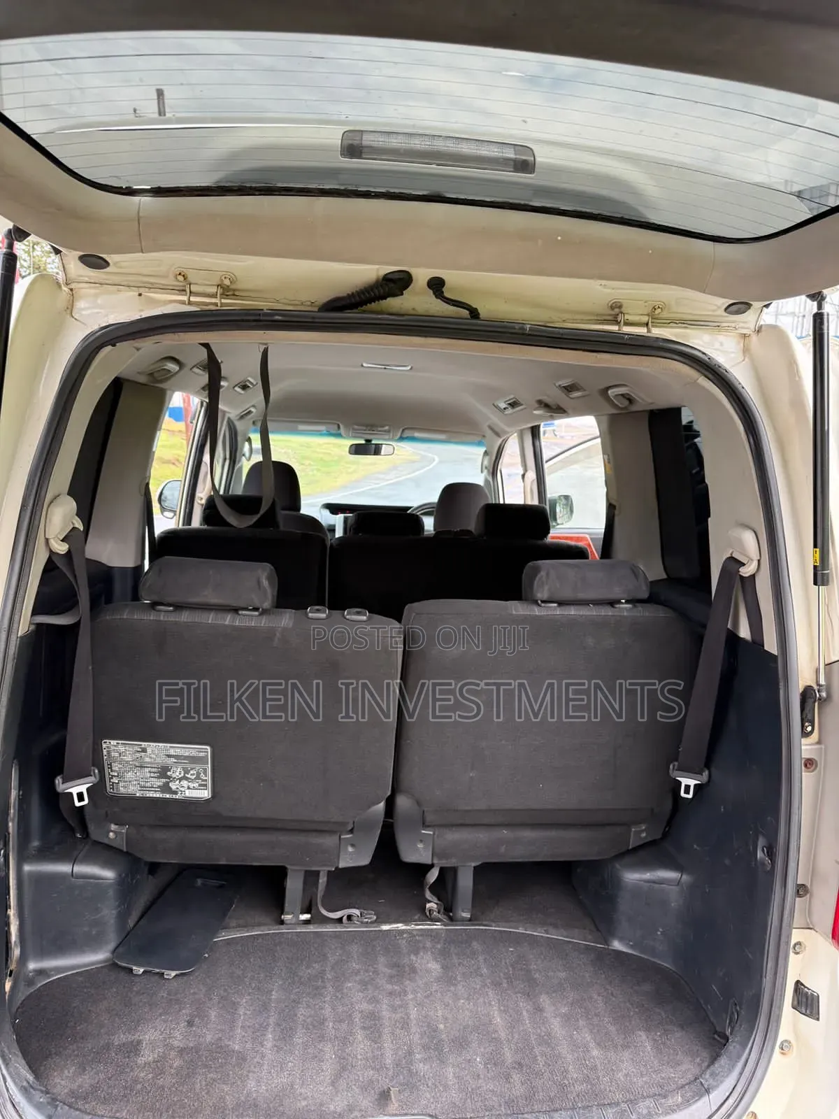 Toyota Voxy 2014 White