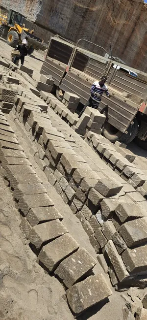 Machine Cut Stones-thika Stones