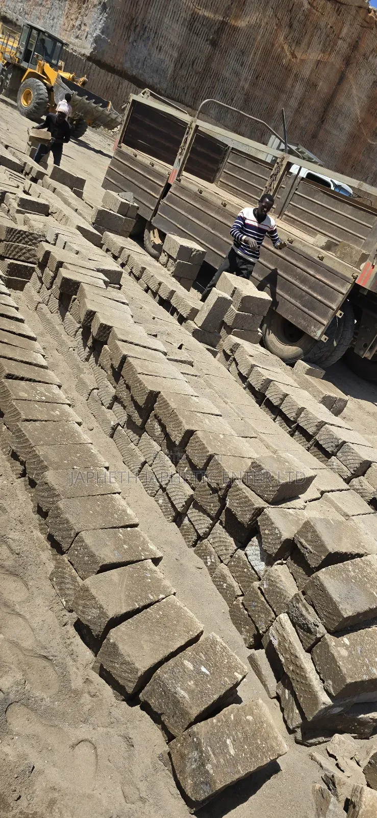 Machine Cut Stones-thika Stones