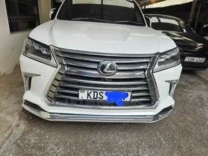 Lexus LX 2018 White