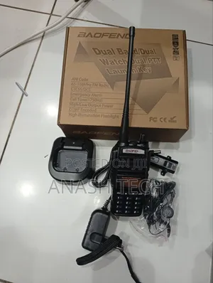 Baofeng Uv-82 Dual Band Handheld Transceiver Walkie Talkie