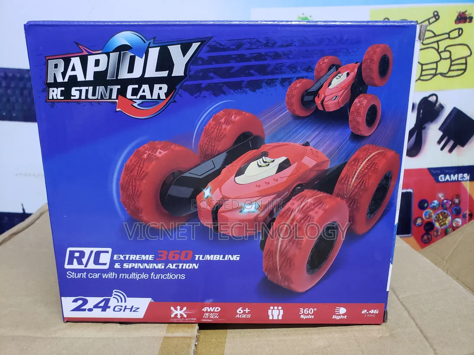 Remote Control 360° Spinning and Tumbling Rac8ng Car
