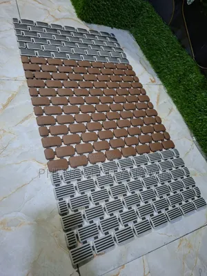 Antislip Floor Bath Mats Available