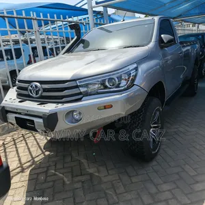 Toyota Hilux 2018 Silver