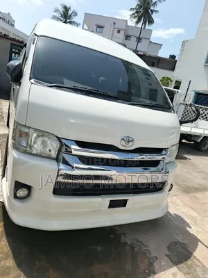 Toyota HiAce 2019 White