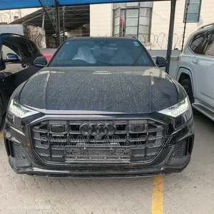 Audi Q8 2021 Black