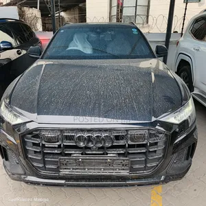 Audi Q8 2021 Black