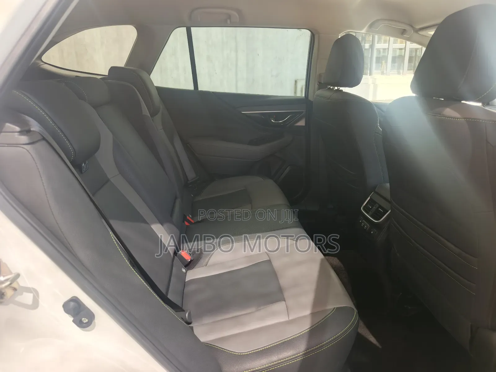 Subaru Outback 2023 White