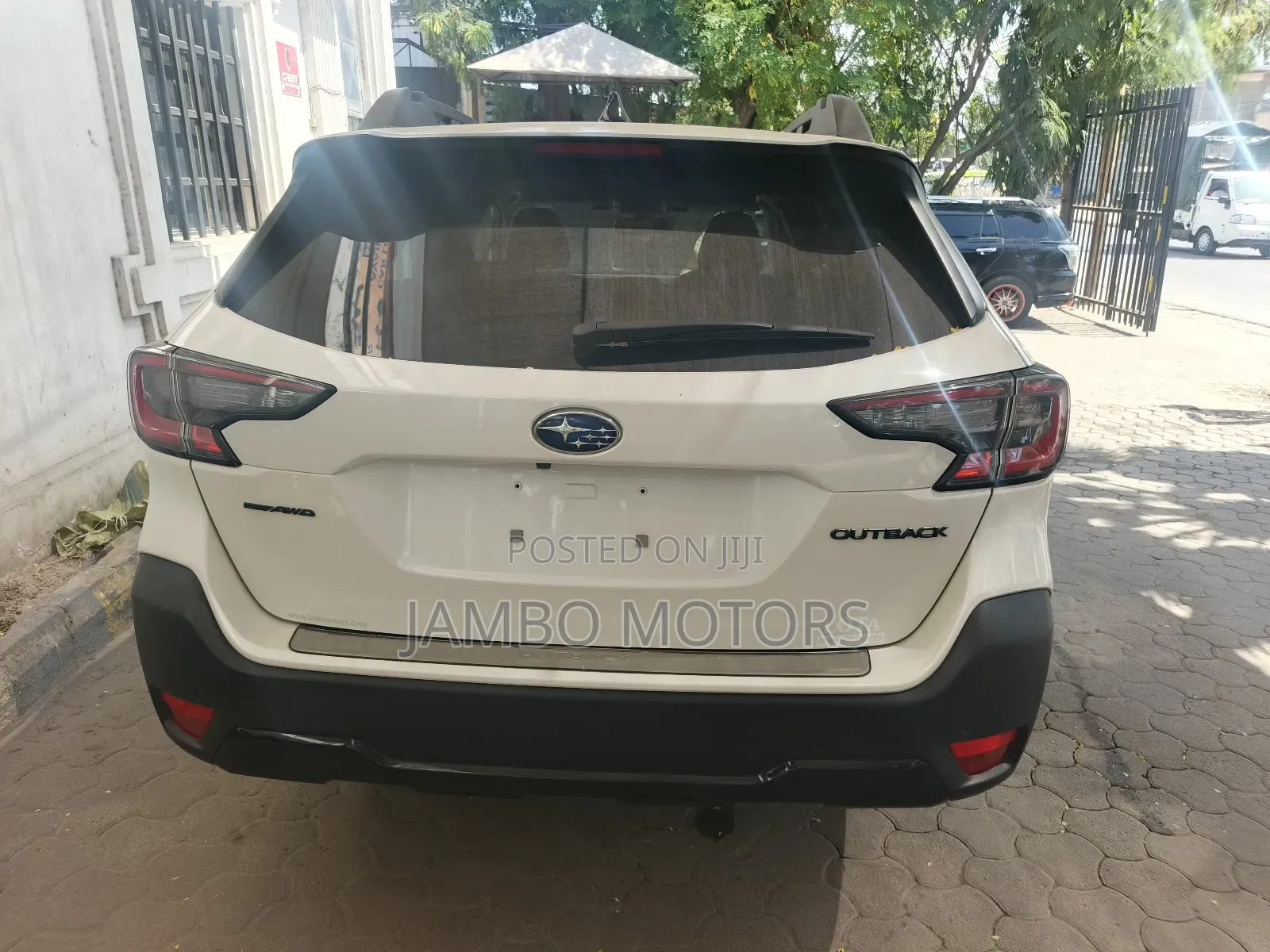 Subaru Outback 2023 White