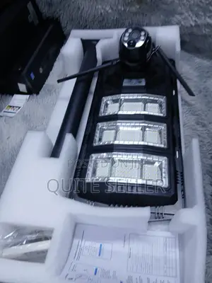 Streetlight Solar With V380 CCTV 4gsimcard/Wifi Camera 450w