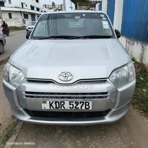 Toyota Succeed 2017 Silver